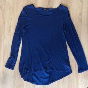 Long sleeve blue shirt with back detail